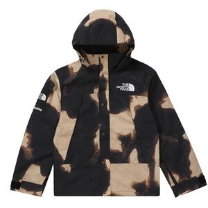 BNWT Supreme x The North Face Jacket